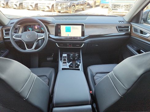 New 2026 Volkswagen Atlas SE FWD image 11