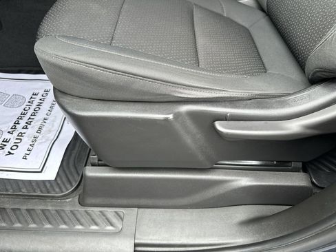 Used 2021 Chevrolet Silverado 1500 Custom AWD/4WD image 18