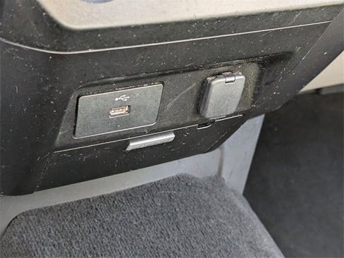 Used 2017 Ford F150 XLT image 25