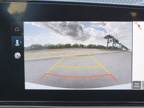 Used 2025 Hyundai Elantra SEL FWD image 22