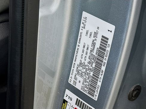 Used 2025 Toyota Tacoma TRD Off-Road image 12