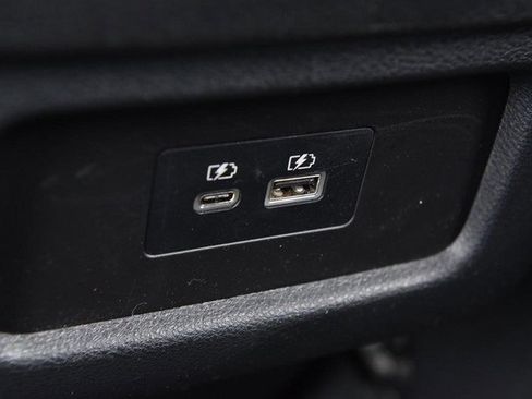 Certified 2025 Nissan Pathfinder SV w/ SV Premium Package image 25