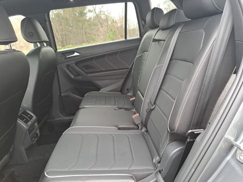 Certified 2024 Volkswagen Tiguan SEL R-Line image 14