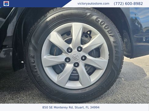 Used 2013 Toyota Matrix S image 30