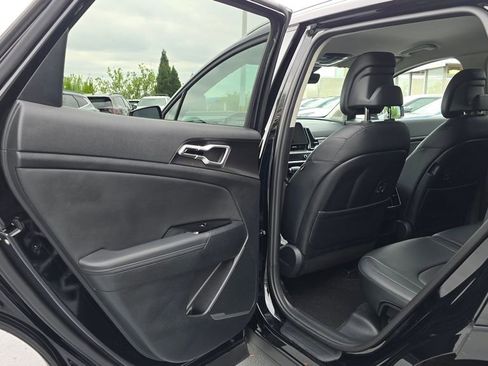 Certified 2025 Kia Sportage EX AWD/4WD image 17