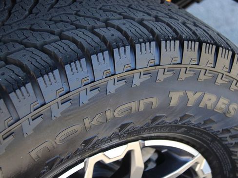 Certified 2024 Chevrolet Colorado ZR2 w/ Technology Package image 30