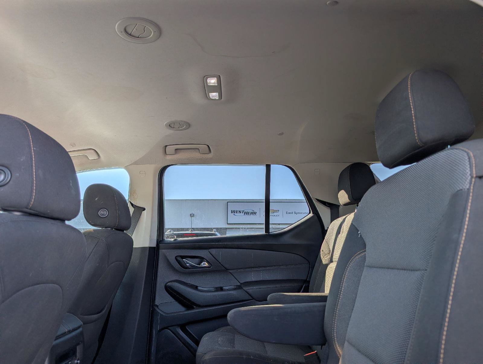 Used 2020 Chevrolet Traverse LT w/ Driver Confidence II Package AWD/4WD image 11