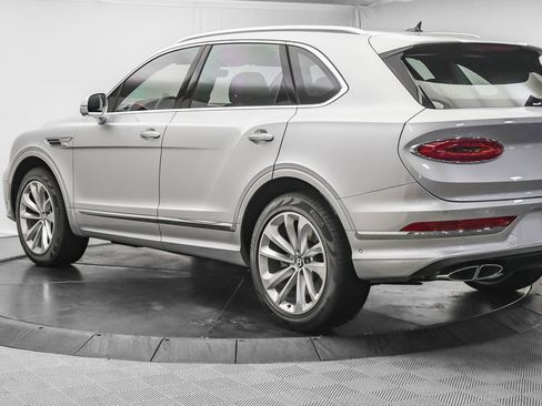 New 2025 Bentley Bentayga image 3