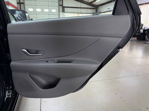 Used 2024 Hyundai Elantra SEL FWD image 15
