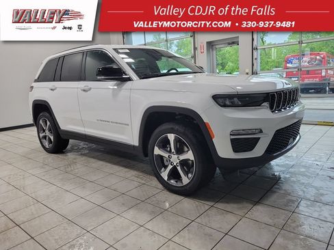 New 2025 Jeep Grand Cherokee Limited AWD/4WD image 1