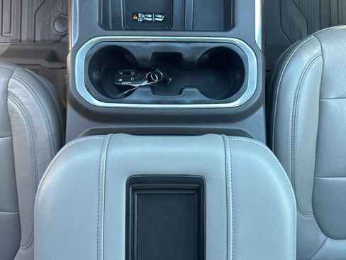 Used 2019 GMC Sierra 1500 SLT w/ SLT Premium Plus Package AWD/4WD image 38