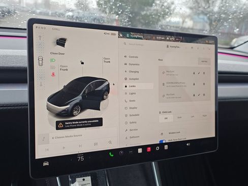 Used 2026 Tesla Model Y AWD image 34