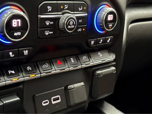 Used 2022 Chevrolet Silverado 1500 LTZ w/ Safety Package II image 10