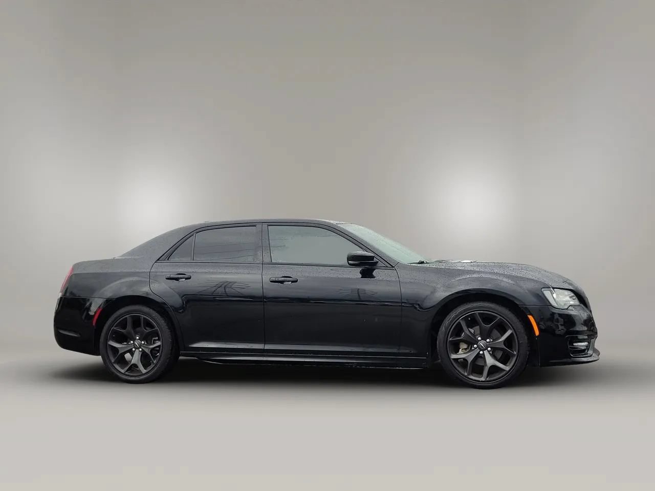 Used 2023 Chrysler 300 Touring L RWD image 5