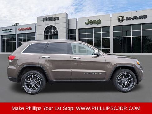 Certified 2019 Jeep Grand Cherokee Limited w/ Trailer Tow Group IV AWD/4WD image 2