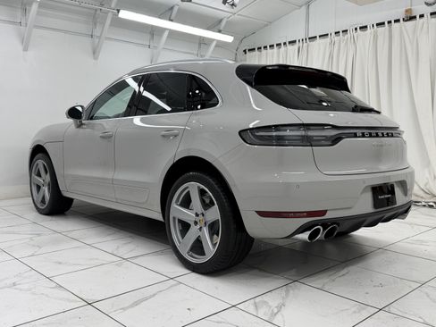 Certified 2021 Porsche Macan Turbo AWD/4WD image 3