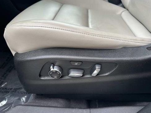 Used 2020 Cadillac XT4 Premium Luxury image 27