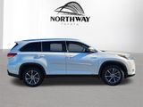 Used 2019 Toyota Highlander XLE image 3