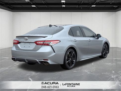 Used 2020 Toyota Camry XSE image 5