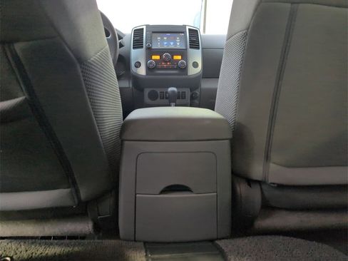 Used 2020 Nissan Frontier SV image 32