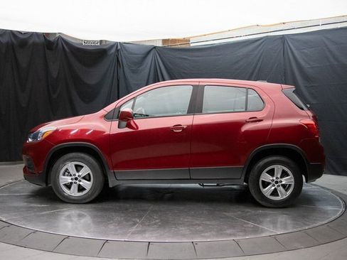Used 2021 Chevrolet Trax LS image 9