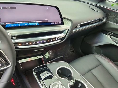 Used 2024 Cadillac Lyriq Luxury w/ LPO, Floor Liner Package image 43