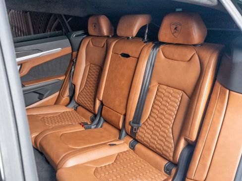 Used 2021 Lamborghini Urus AWD/4WD image 32
