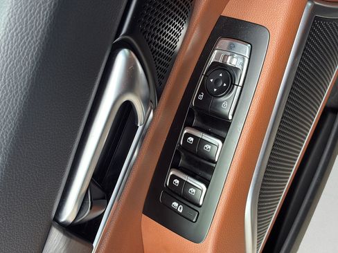 Used 2025 Kia Telluride AWD image 12