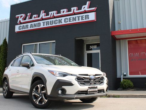 Used 2024 Subaru Crosstrek 2.0i Premium image 1