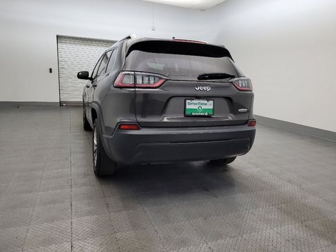 Used 2019 Jeep Cherokee Latitude Plus w/ Comfort/Convenience Group image 6