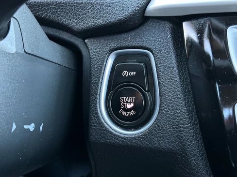 Used 2018 BMW 320i xDrive Sedan image 38