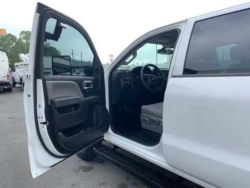 Used 2015 Chevrolet Silverado 3500 W/T w/ WT Convenience Package AWD/4WD image 8