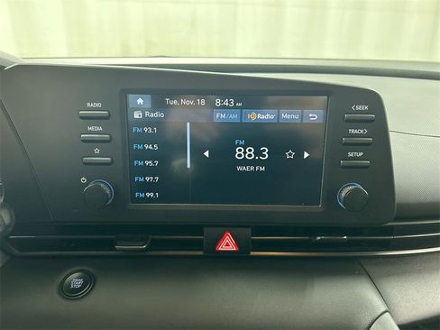 Used 2025 Hyundai Elantra Sport image 14