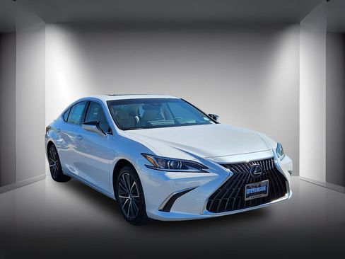 New 2025 Lexus ES 300h w/ Premium Package image 5