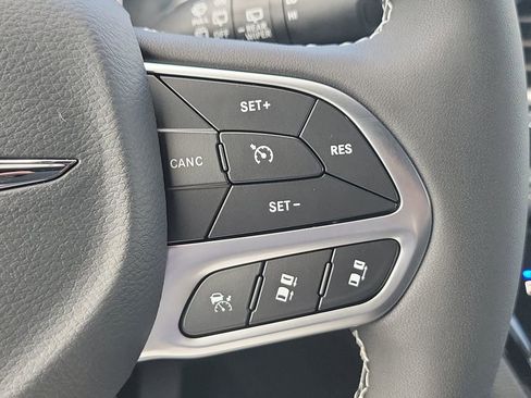 New 2026 Chrysler Pacifica Select image 35