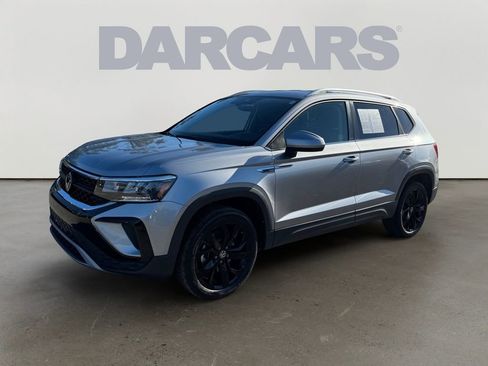 Used 2024 Volkswagen Taos SE image 3