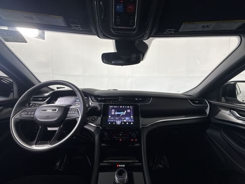 Used 2023 Jeep Grand Cherokee Altitude AWD/4WD image 22