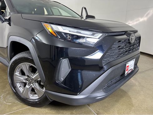 Used 2025 Toyota RAV4 XLE image 7