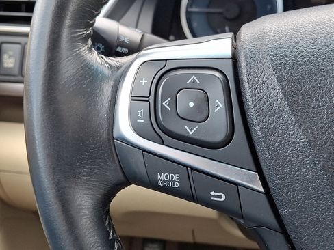 Used 2015 Toyota Camry XLE w/ Moonroof Package FWD image 22