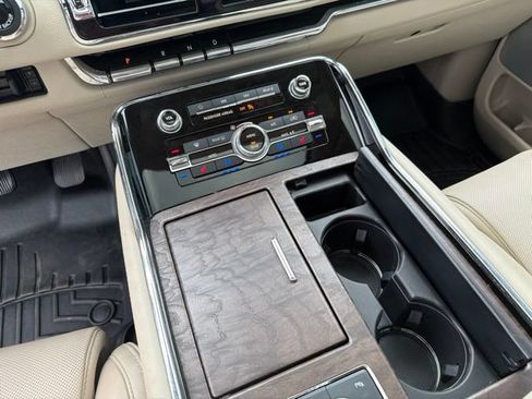 Used 2021 Lincoln Navigator L Reserve AWD/4WD image 28