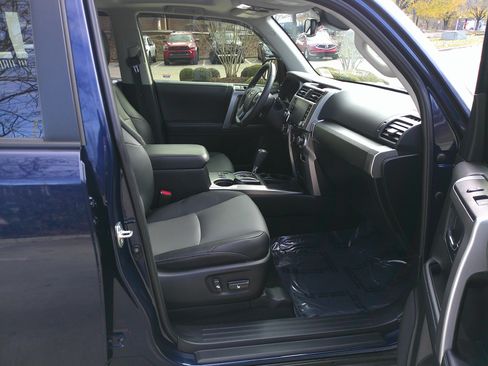 Used 2022 Toyota 4Runner SR5 Premium image 38