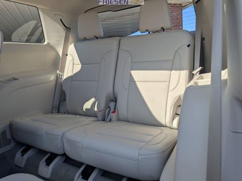 Used 2023 GMC Acadia Denali w/ Denali Ultimate Package AWD/4WD image 22