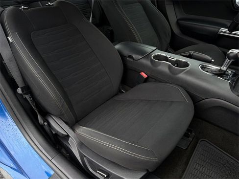 Used 2017 Ford Mustang Coupe image 34