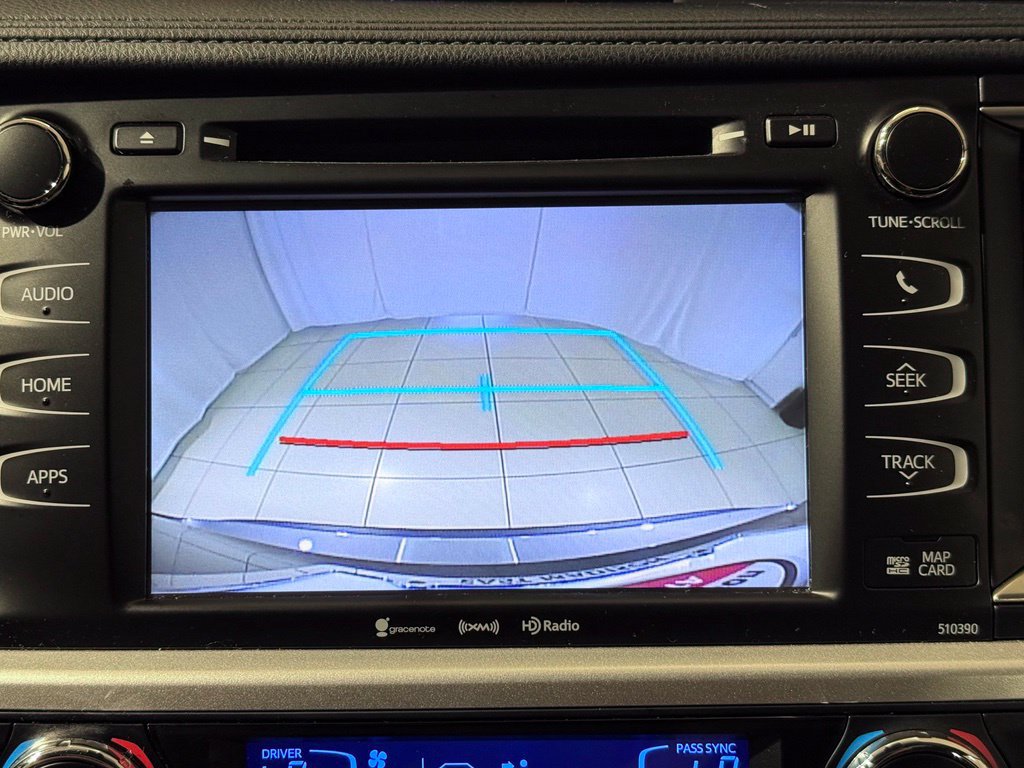 Used 2019 Toyota Highlander XLE AWD/4WD image 31