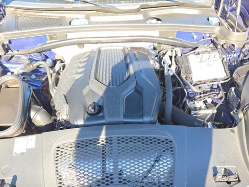 Used 2022 Porsche Macan image 35