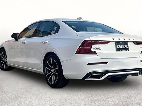 Used 2021 Volvo S60 T5 Momentum FWD image 17