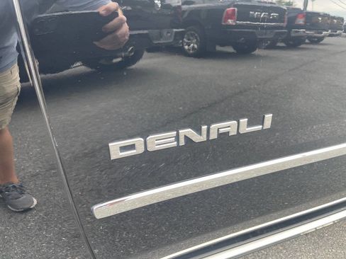 Used 2015 GMC Yukon XL Denali w/ Premium Package image 14