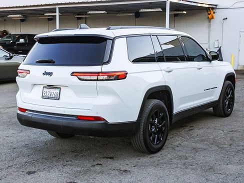 Used 2025 Jeep Grand Cherokee L Altitude RWD image 9