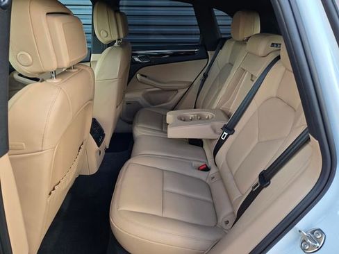Used 2025 Porsche Macan image 19