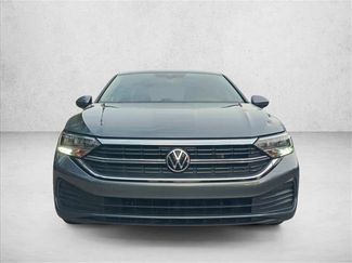 Used 2023 Volkswagen Jetta SE video 2